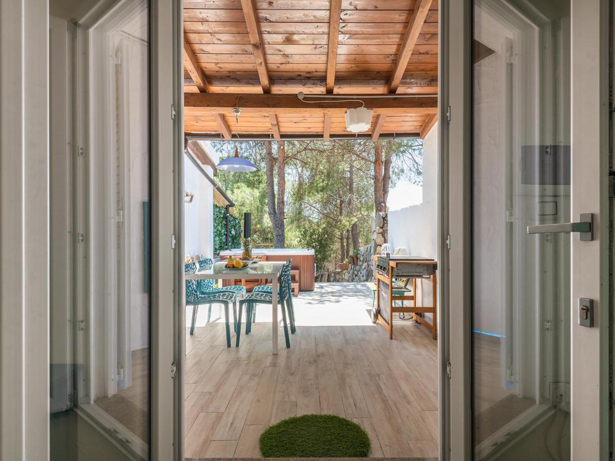 Sardinia Spa Apartment Geremèas Екстериор снимка
