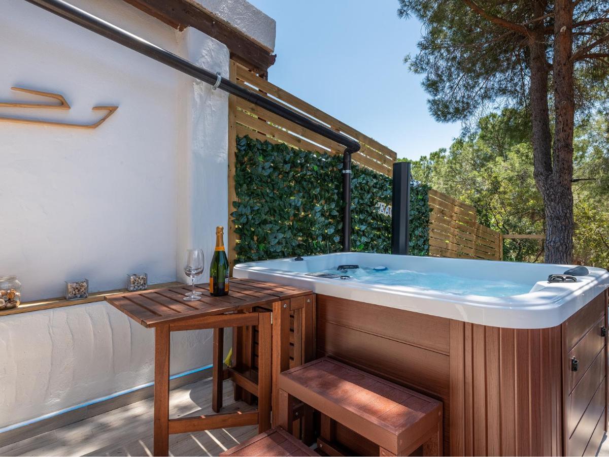 Sardinia Spa Apartment Geremèas Екстериор снимка